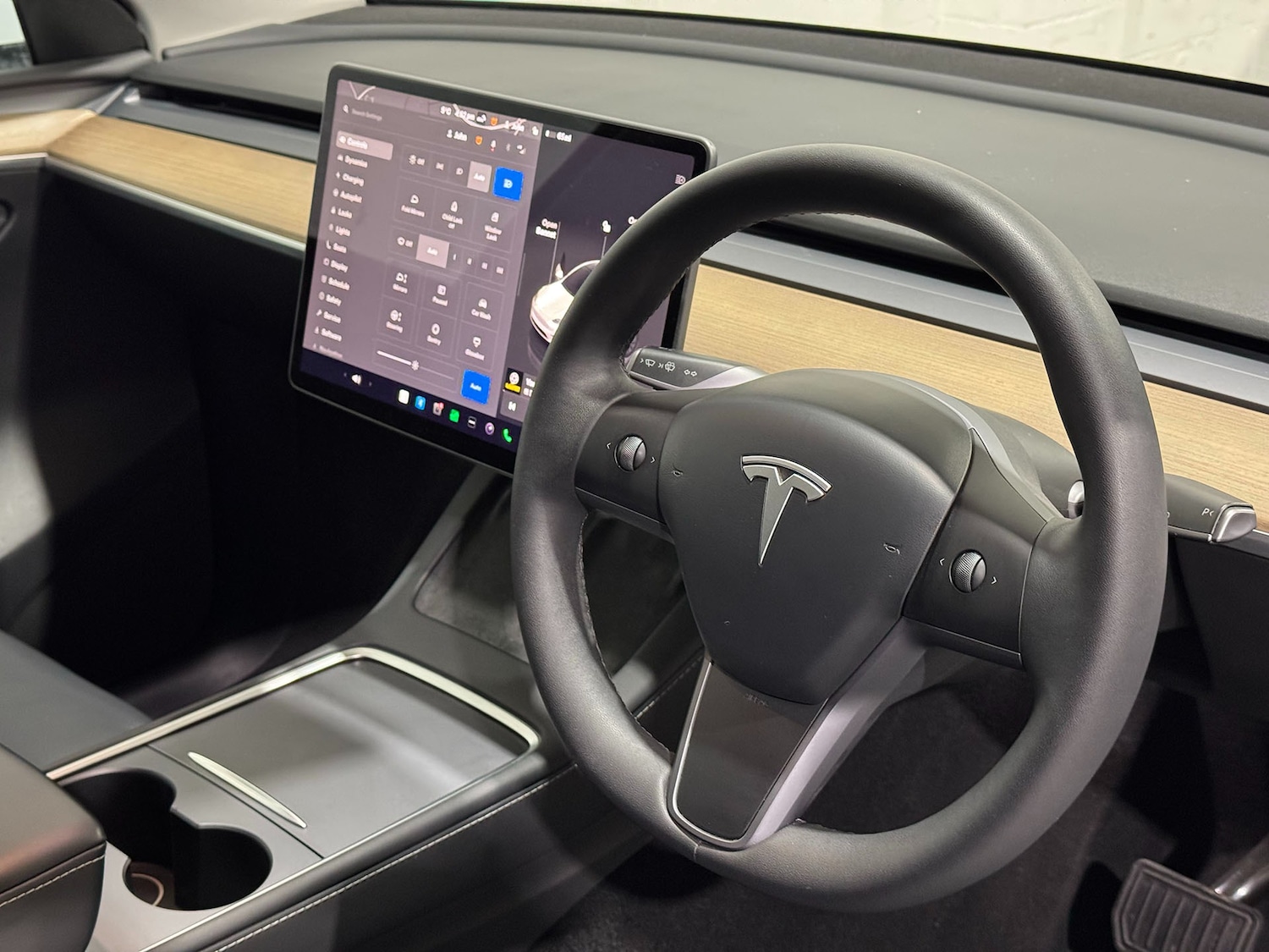 Used Tesla Model Y 2022 for sale - 77384990: Photo 2