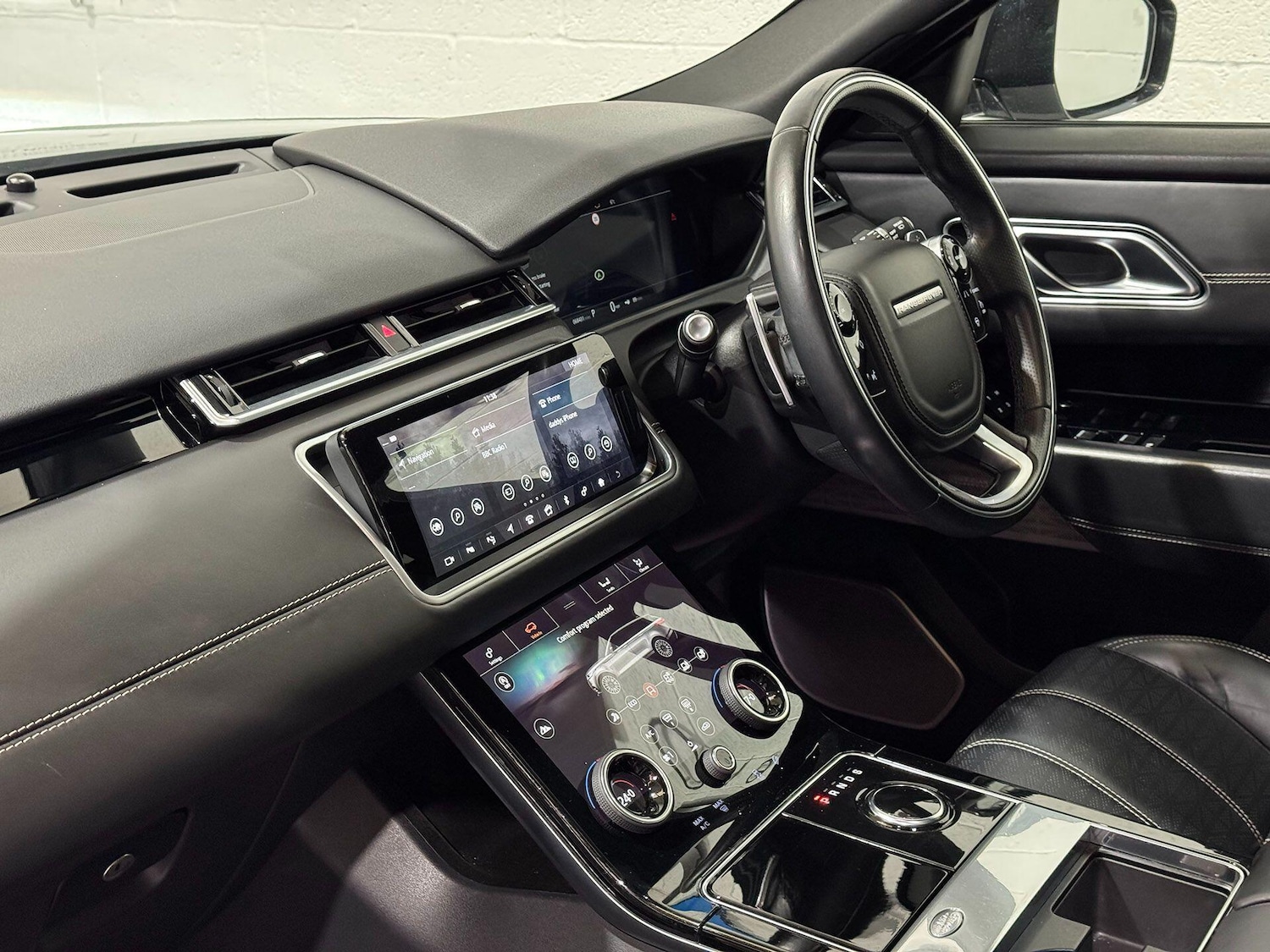 Used Land Rover Range Rover Velar 2019 for sale - 76700760: Photo 11