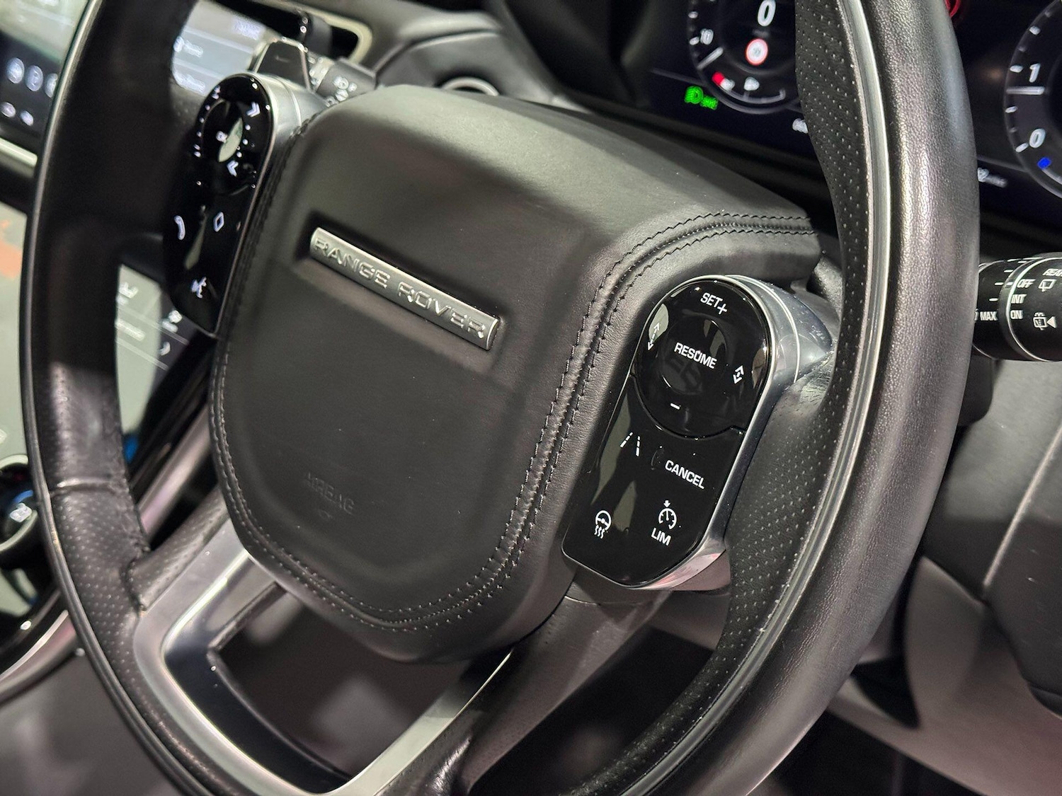 Used Land Rover Range Rover Velar 2019 for sale - 76700760: Photo 19