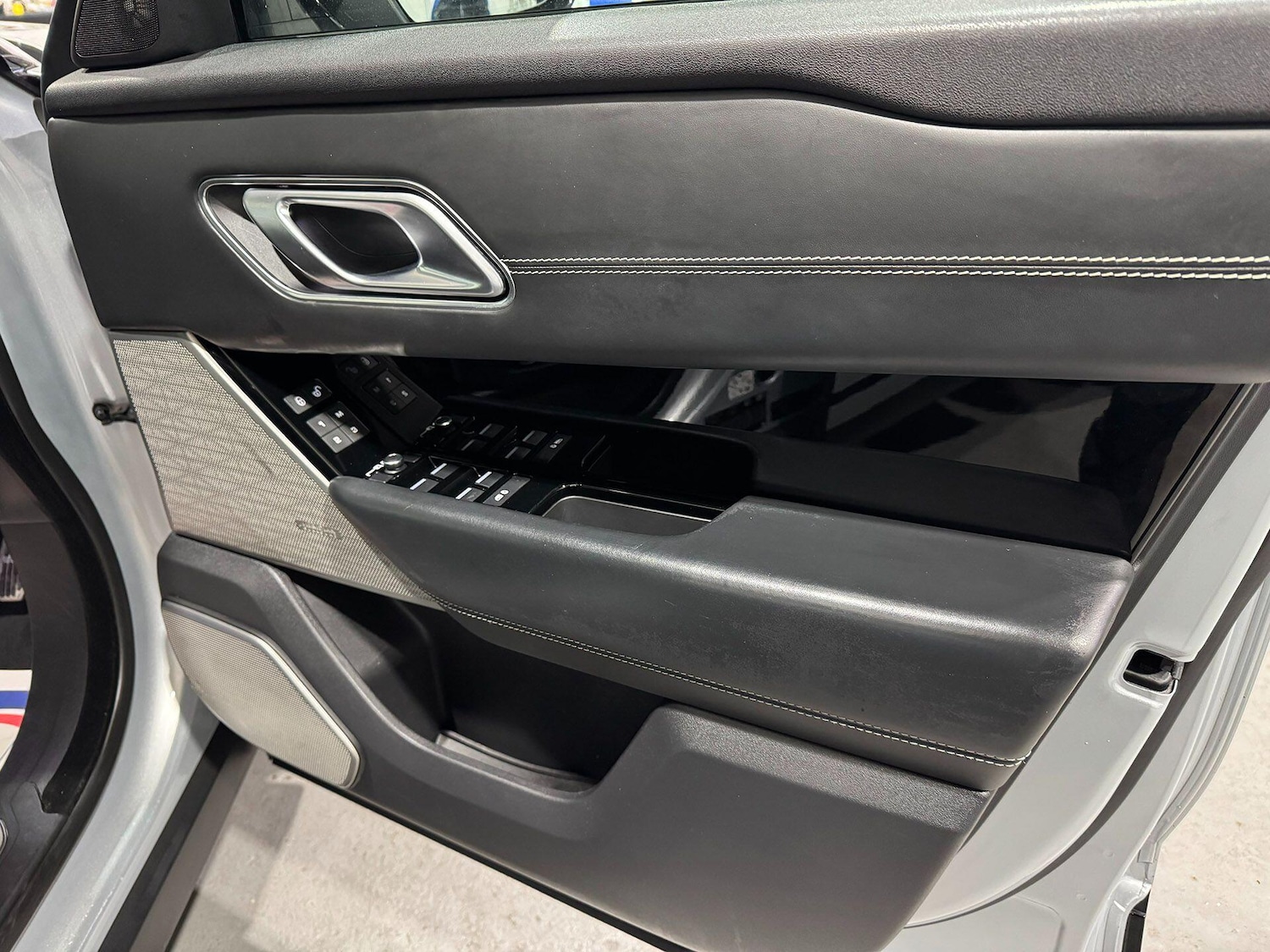 Used Land Rover Range Rover Velar 2019 for sale - 76700760: Photo 50