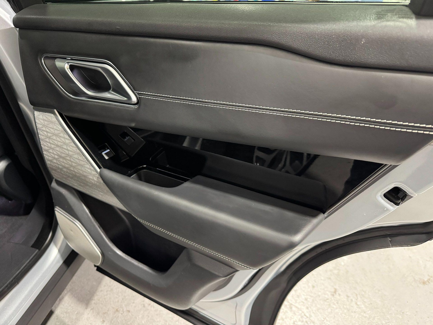 Used Land Rover Range Rover Velar 2019 for sale - 76700760: Photo 51