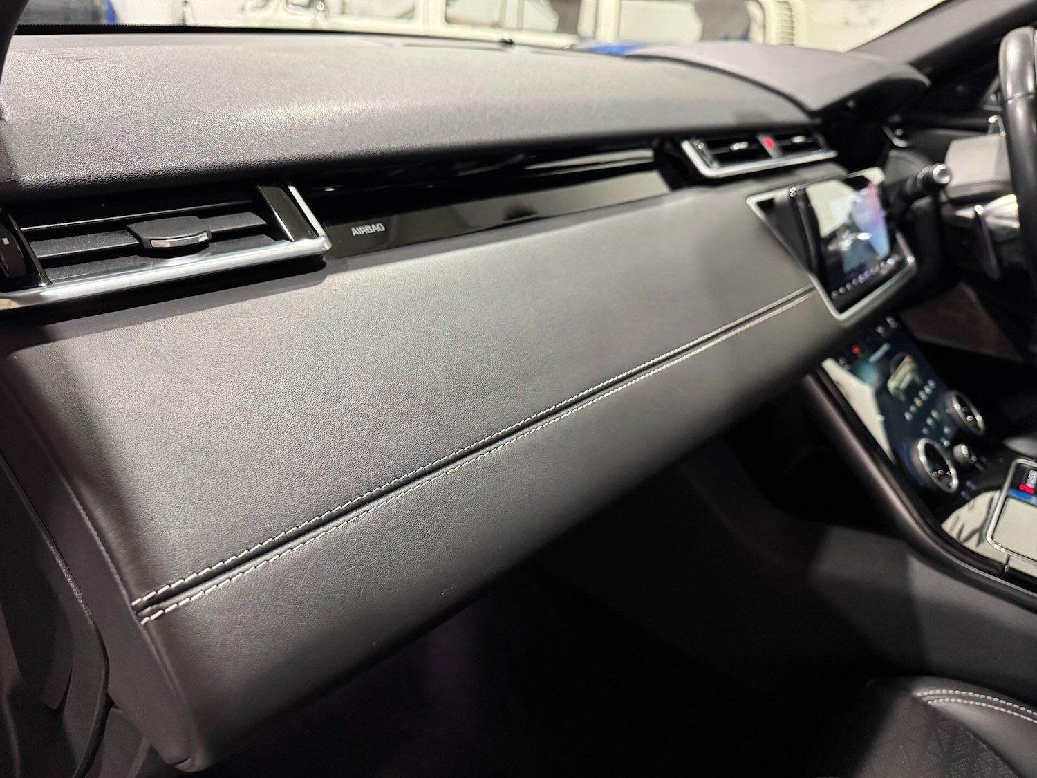 Used Land Rover Range Rover Velar 2019 for sale - 76700760: Photo 67