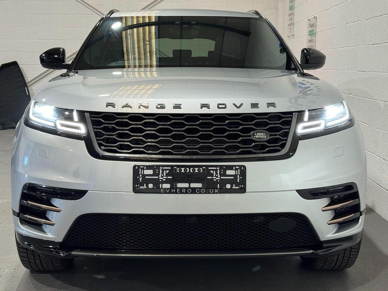 Used Land Rover Range Rover Velar 2019 for sale - 76700760: Photo 8