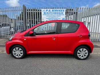 Used Toyota AYGO 2013 for sale - 75945907: Photo