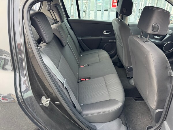 Used Renault Clio 2011 for sale - 74627381: Photo 11
