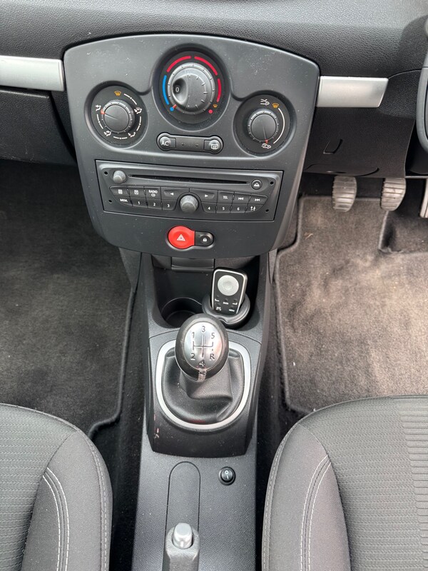 Used Renault Clio 2011 for sale - 74627381: Photo 13
