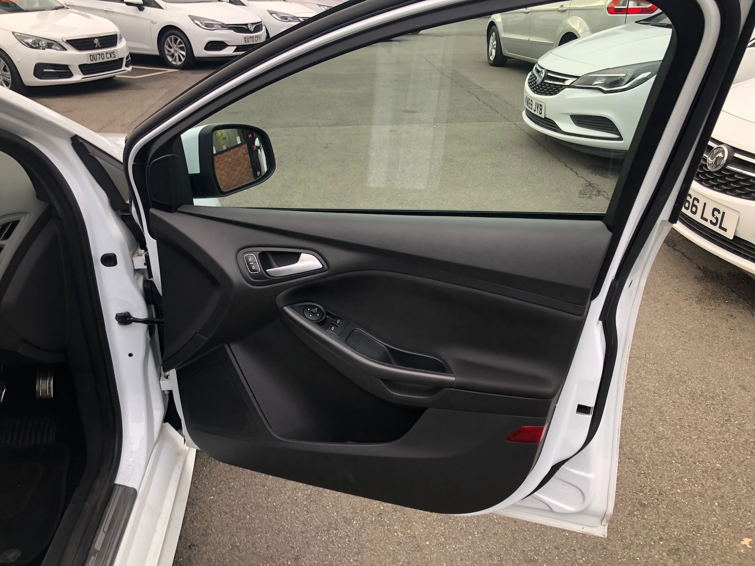 Used Ford Focus 2017 for sale - 76405814: Photo 10