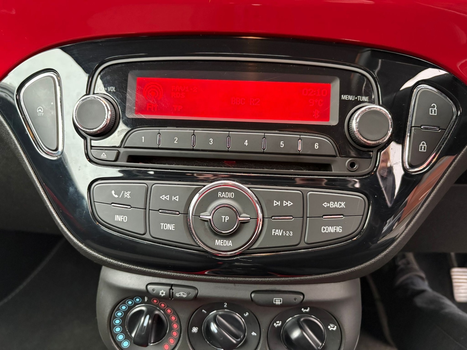 Used Vauxhall ADAM 2014 for sale - 76972931: Photo 11