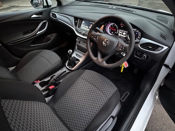 Used Vauxhall Astra 2017 for sale - 76641631: Photo