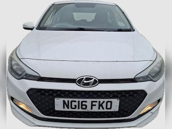 Used Hyundai i20 2016 for sale - 76357792: Photo