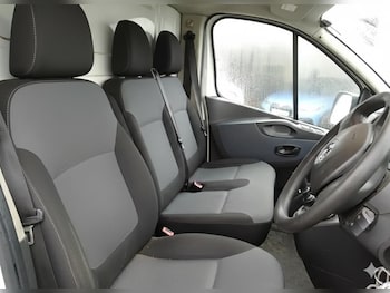 Used Vauxhall Vivaro 2017 for sale - 77563636: Photo