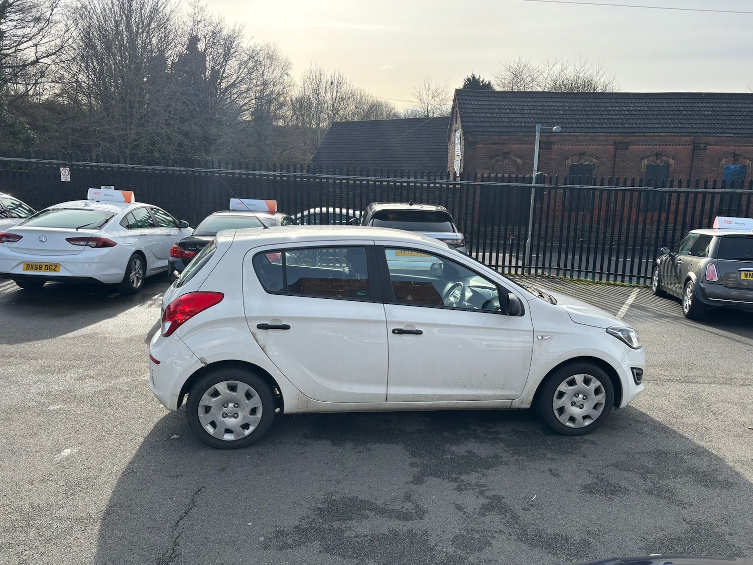 Used Hyundai i20 2014 for sale - 77563631: Photo 2