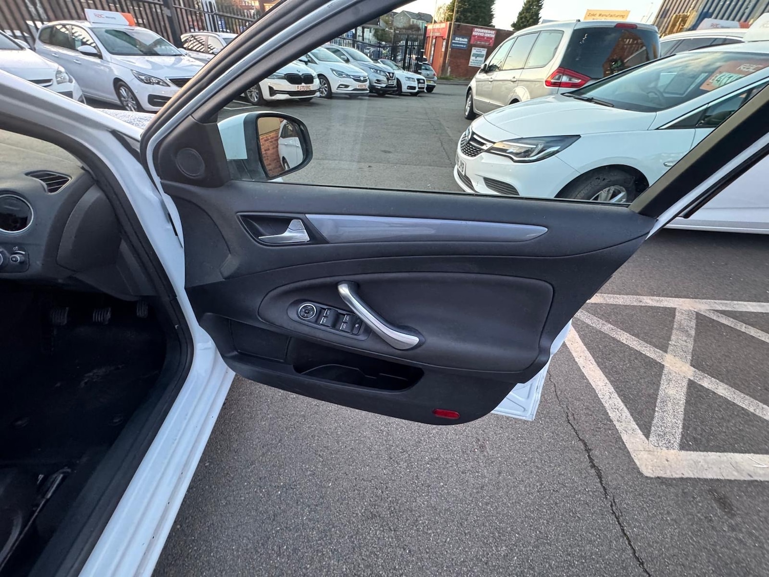 Used Ford Mondeo 2012 for sale - 76285966: Photo 11