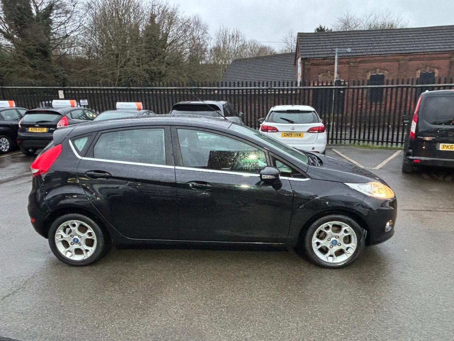 Used Ford Fiesta 2013 for sale - 77849112: Photo 2