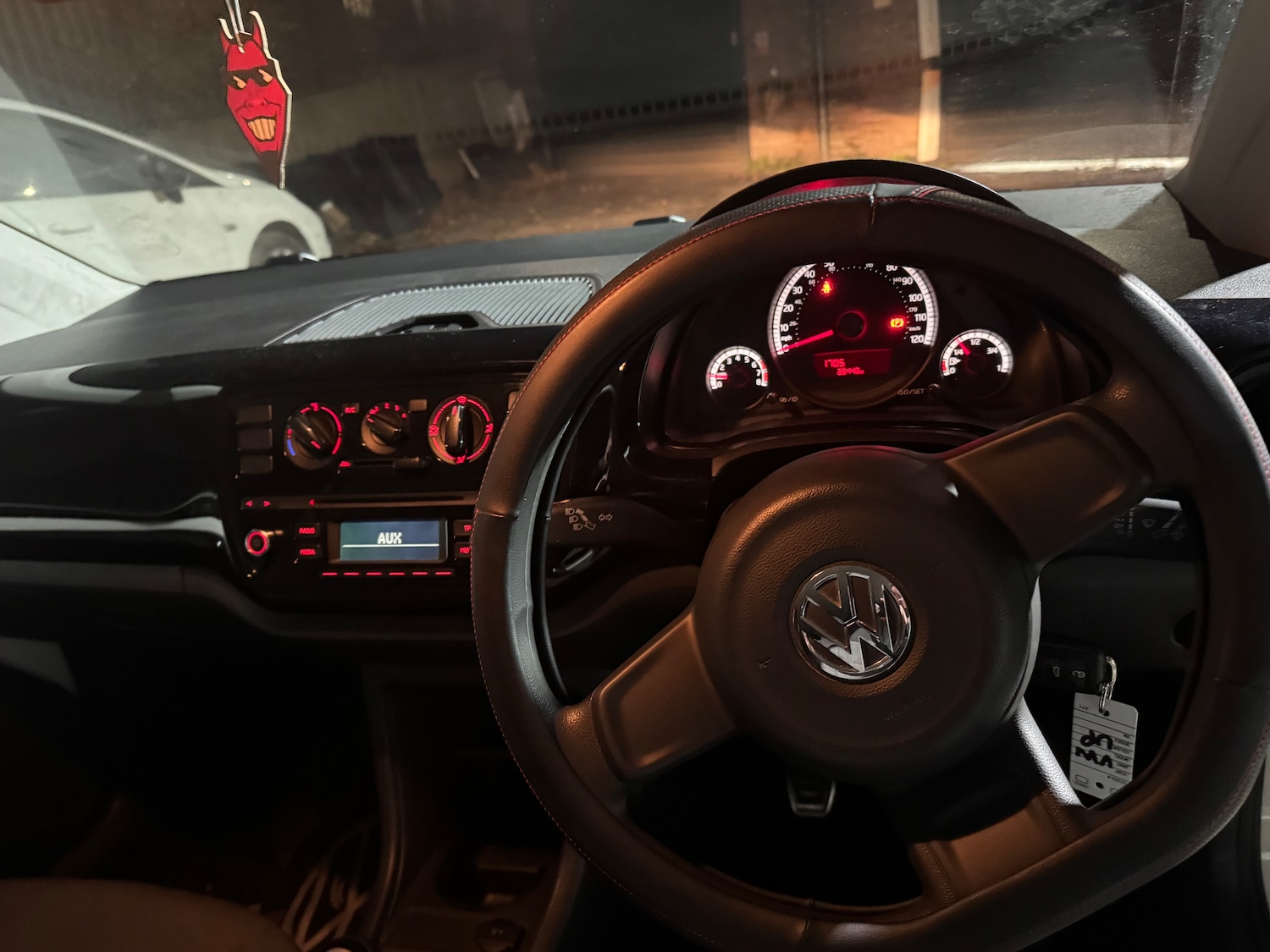 Used Volkswagen up! 2013 for sale - 76641644: Photo 6