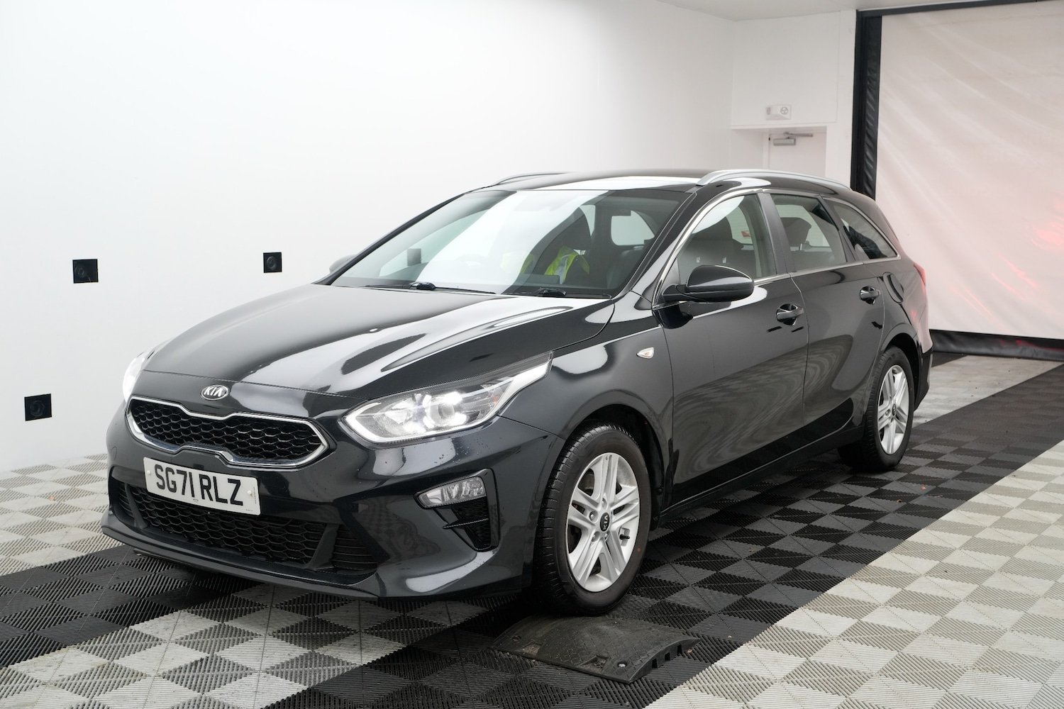 Used Kia Ceed 2021 for sale - 76635065: Photo 2