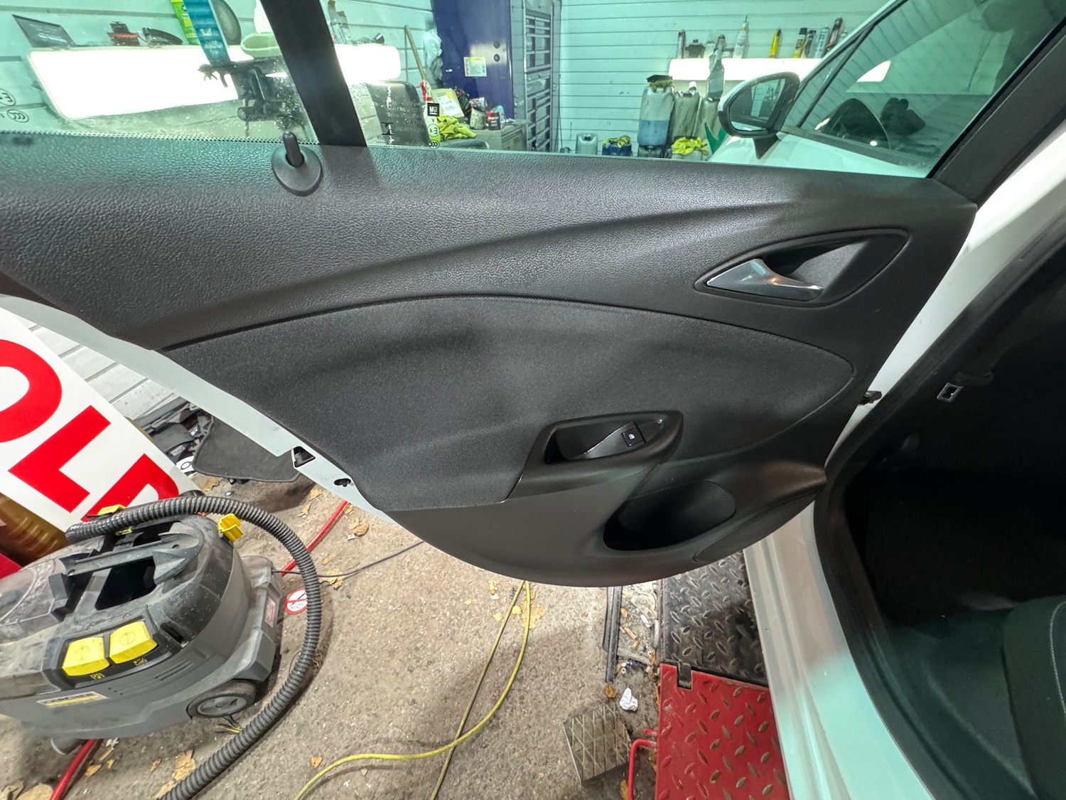 Used Vauxhall Astra 2018 for sale - 76292873: Photo 14