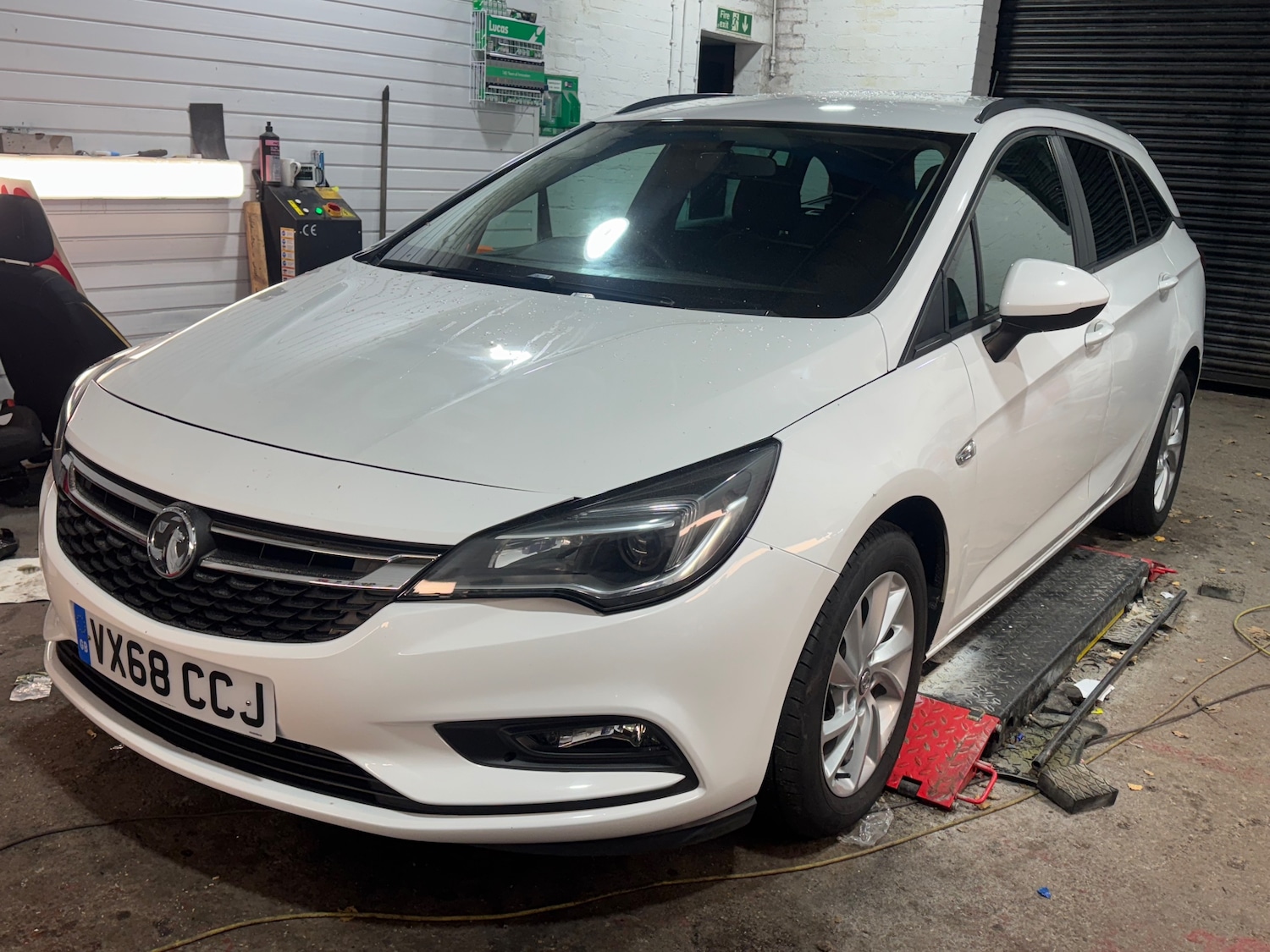 Used Vauxhall Astra 2018 for sale - 76292873: Photo 2
