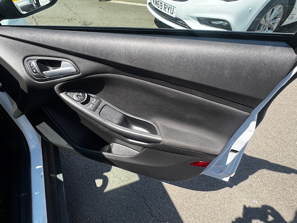Used Ford Focus 2015 for sale - 74865202: Photo 8