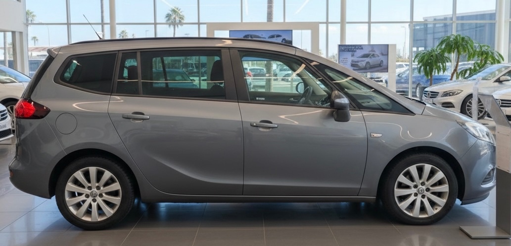 Used Vauxhall Zafira Tourer 2017 for sale - 77616988: Photo 4