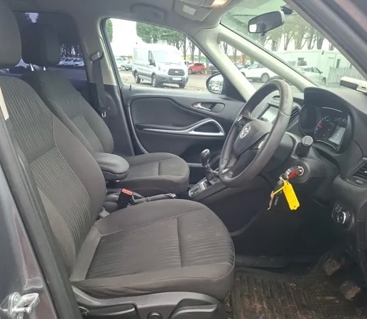 Used Vauxhall Zafira Tourer 2017 for sale - 77616988: Photo 7