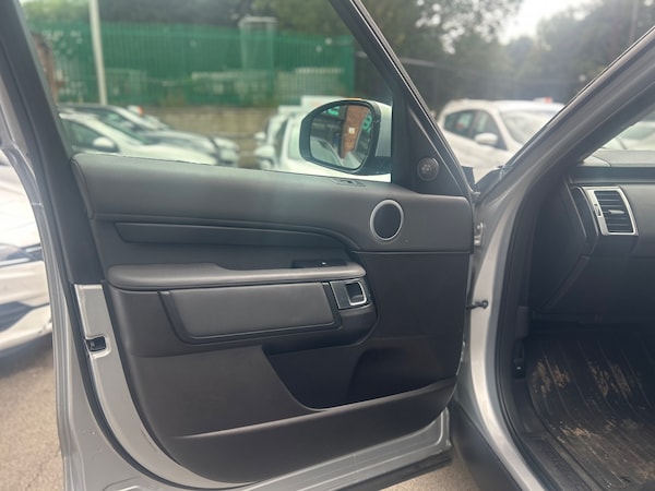 Used Land Rover Discovery 2017 for sale - 74871721: Photo 21