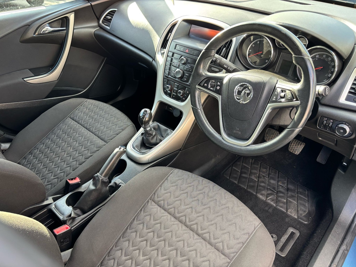 Used Vauxhall Astra 2013 for sale - 78009187: Photo 7