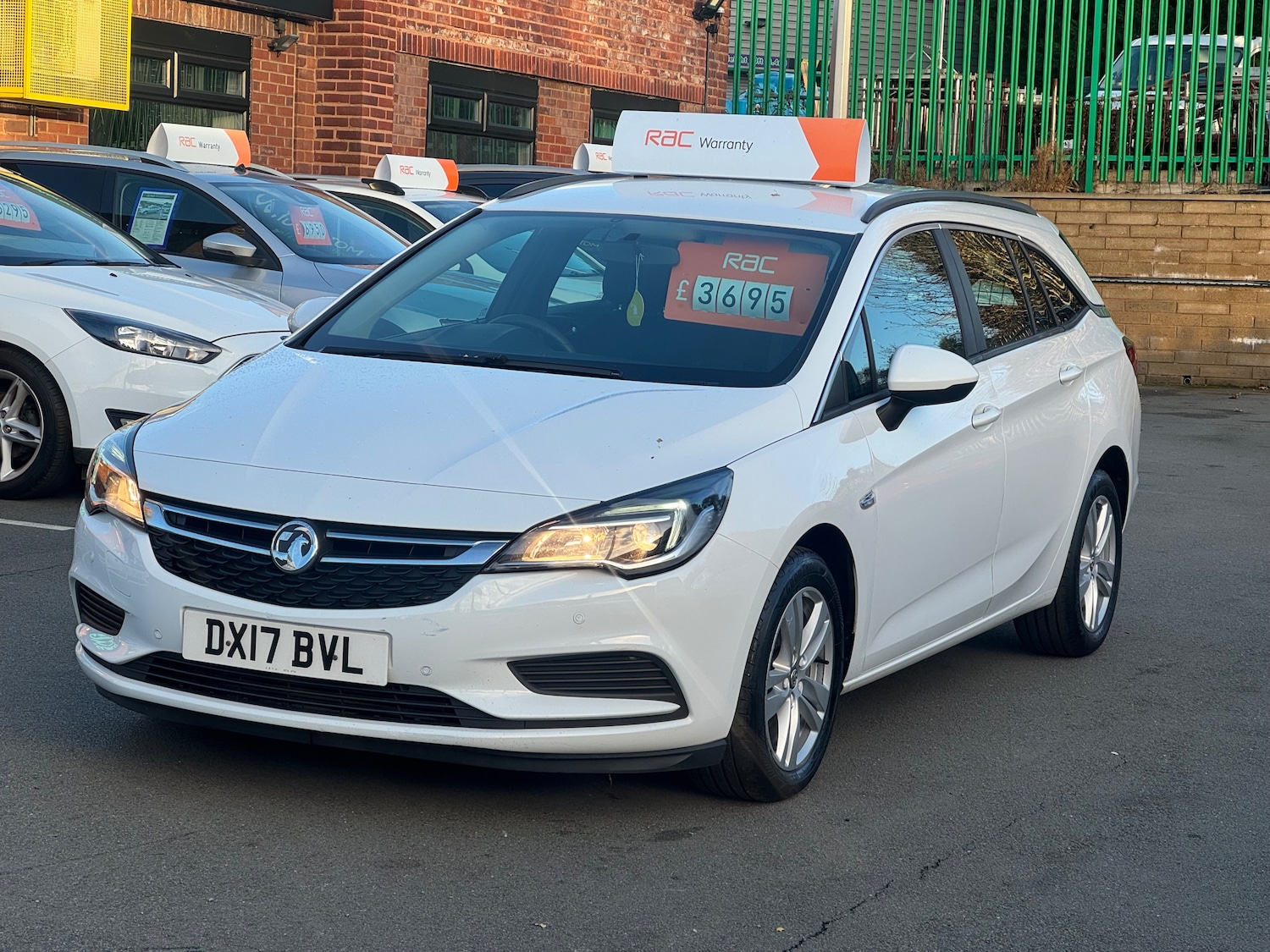 Used Vauxhall Astra 2017 for sale - 76316063: Photo 2