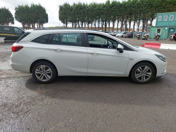 Used Vauxhall Astra 2017 for sale - 76316063: Photo 4