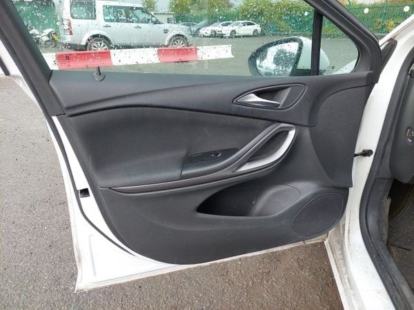 Used Vauxhall Astra 2017 for sale - 76316063: Photo 9