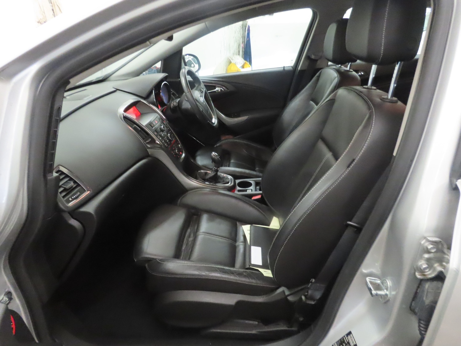 Used Vauxhall Astra 2011 for sale - 77171401: Photo 8