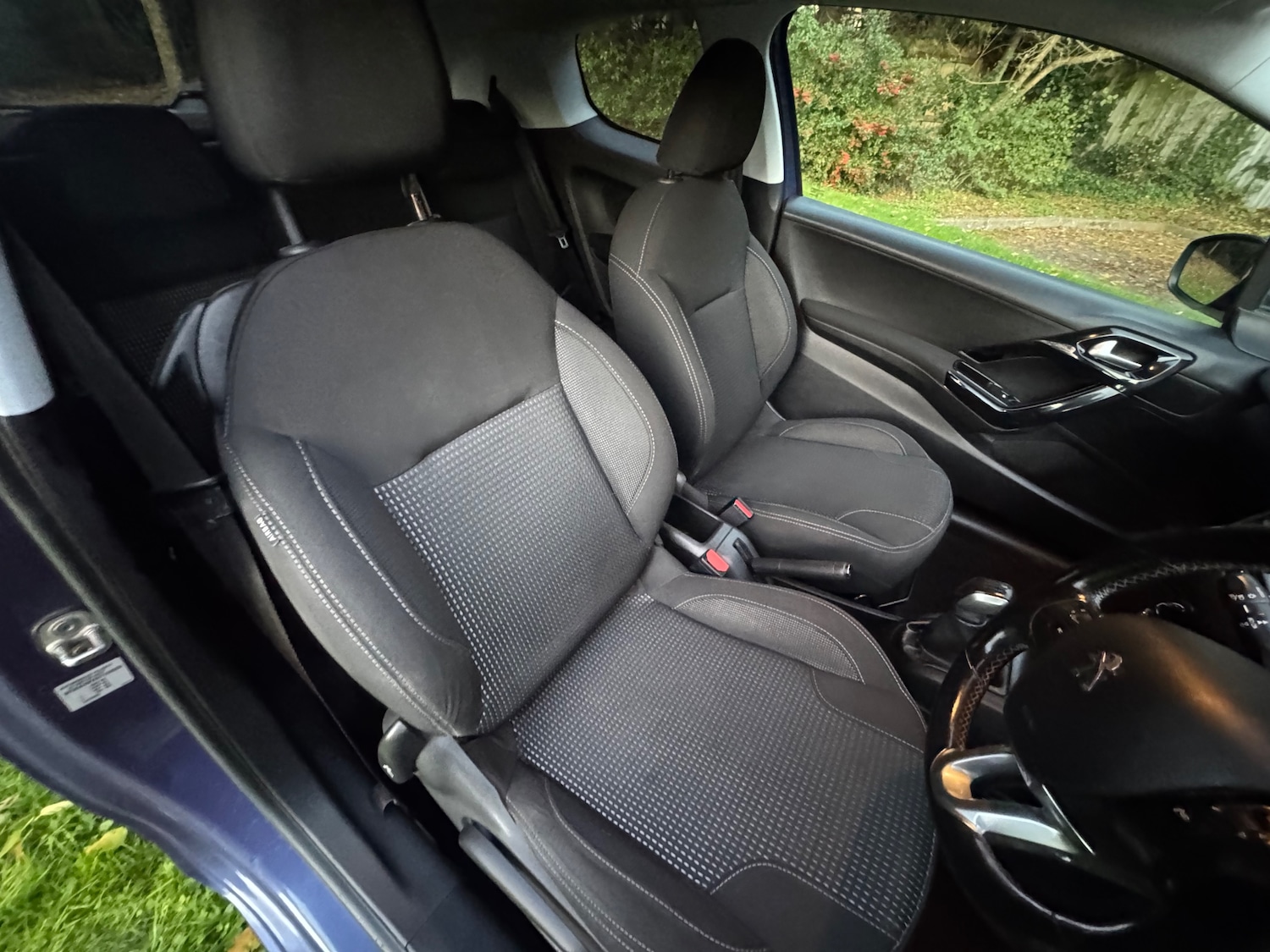 Used Peugeot 208 2017 for sale - 76836555: Photo 10