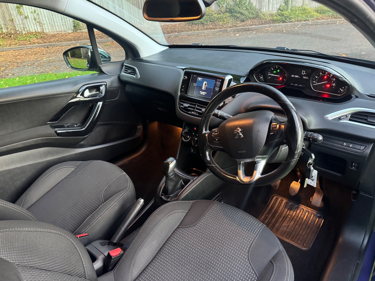 Used Peugeot 208 2017 for sale - 76836555: Photo 6