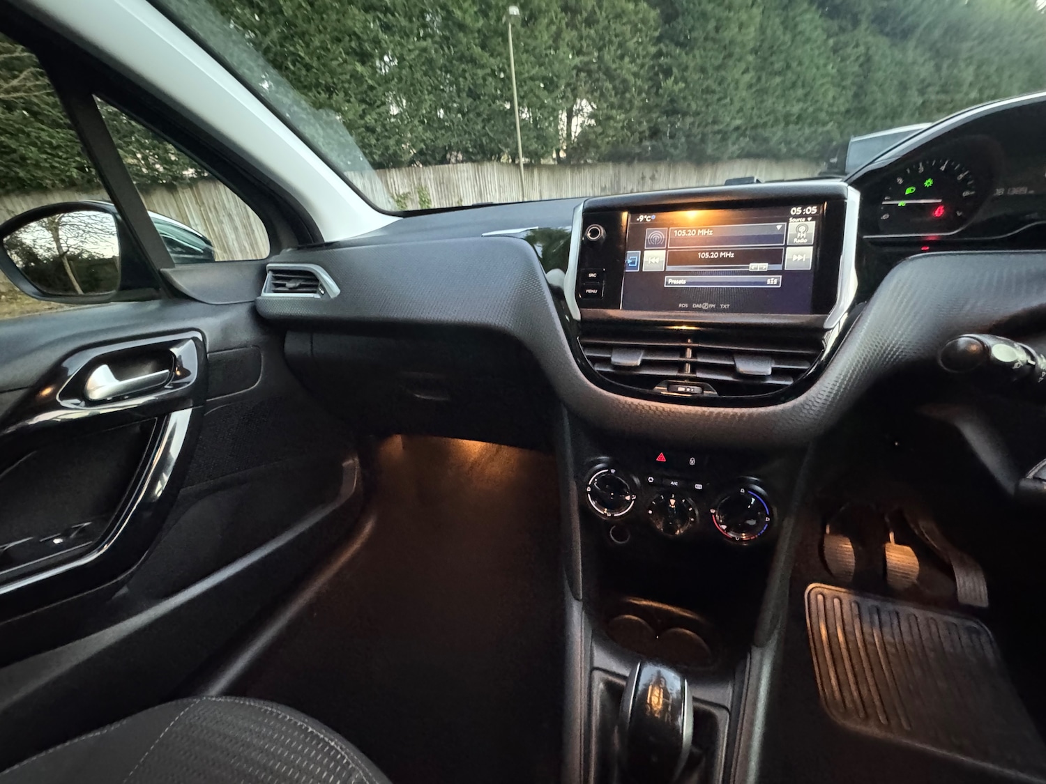 Used Peugeot 208 2017 for sale - 76836555: Photo 8