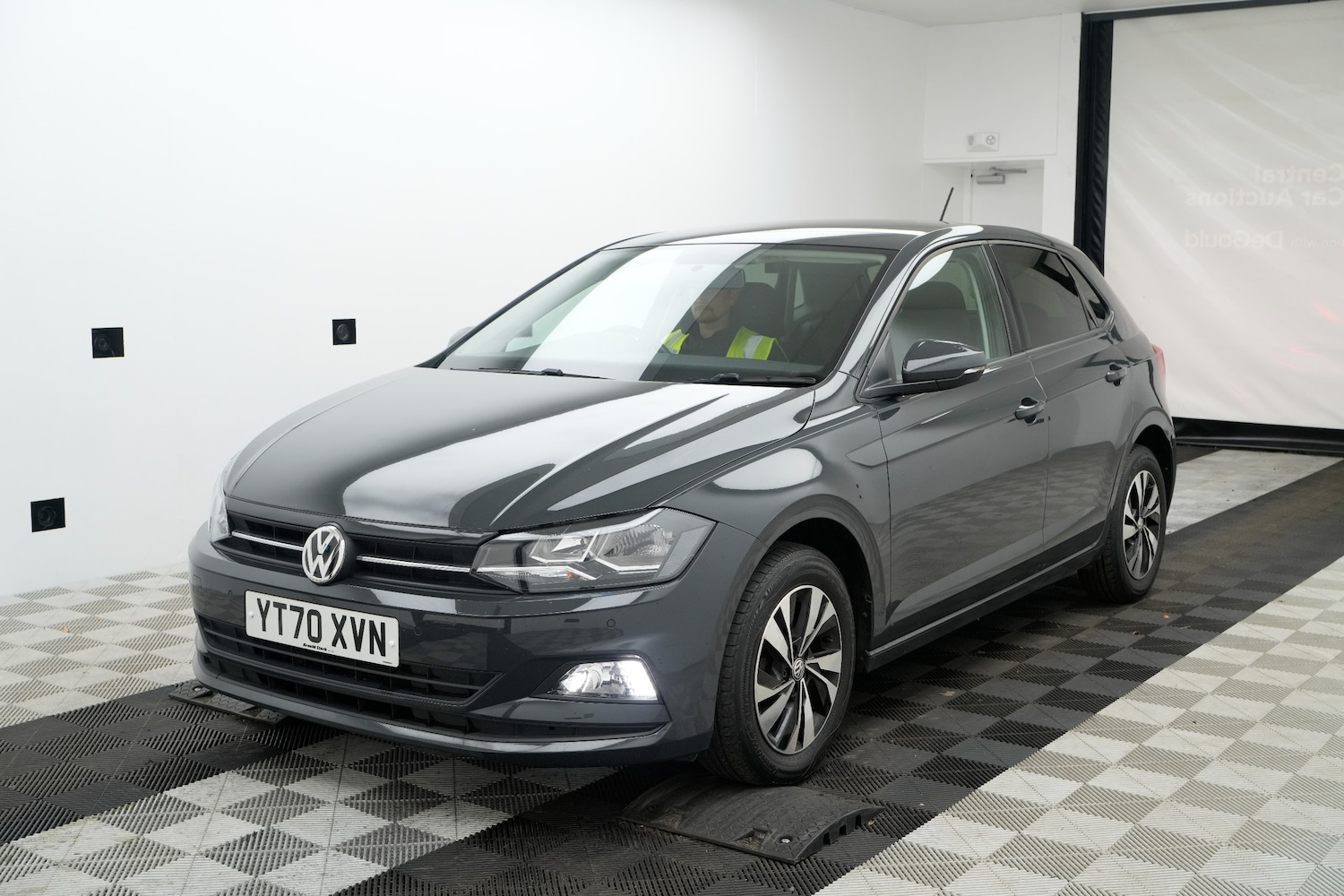 Used Volkswagen Polo 2020 for sale - 76469124: Photo 2