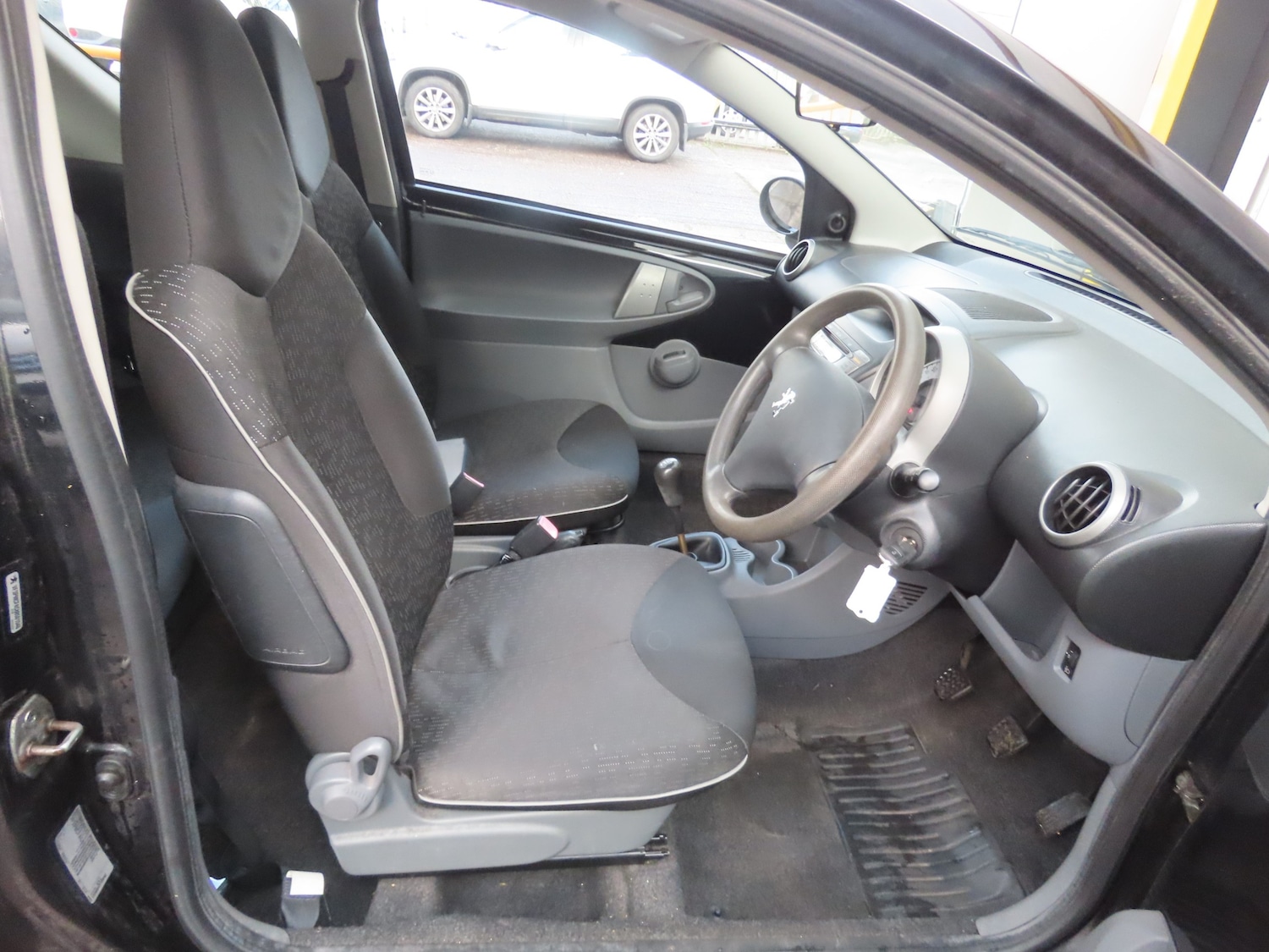 Used Peugeot 107 2010 for sale - 77171405: Photo 6