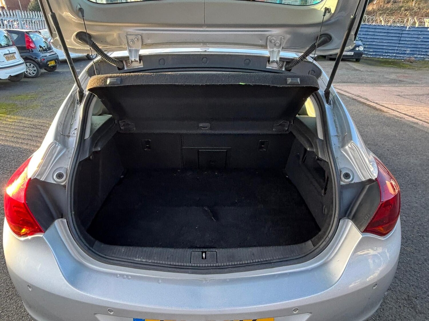 Used Vauxhall Astra 2011 for sale - 77600565: Photo 11