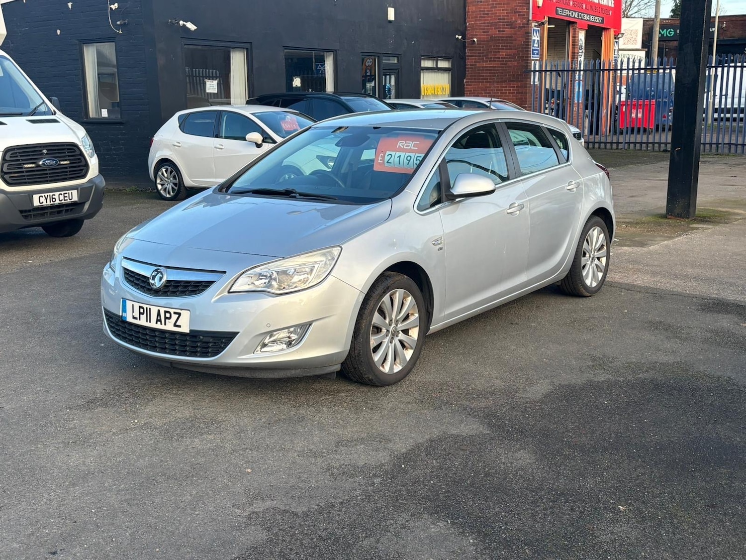 Used Vauxhall Astra 2011 for sale - 77600565: Photo 3