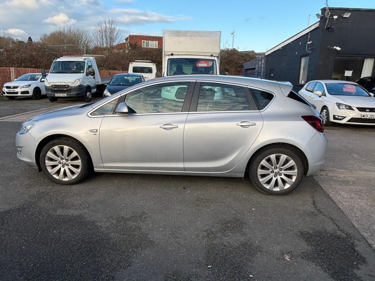 Used Vauxhall Astra 2011 for sale - 77600565: Photo 7