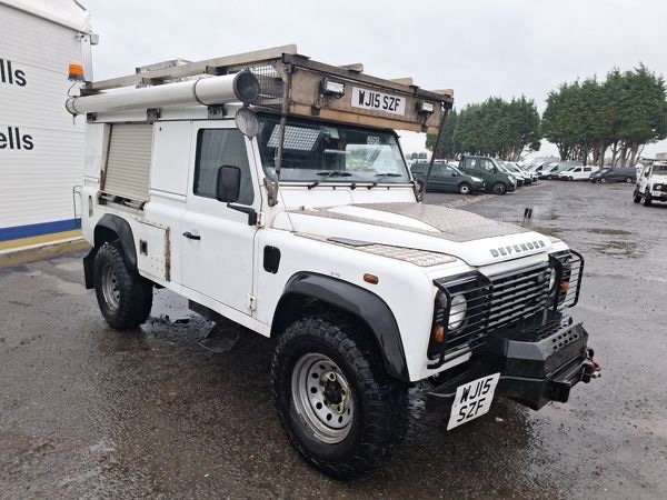 Used Land Rover Defender 110 2015 for sale - 77139314: Photo 25