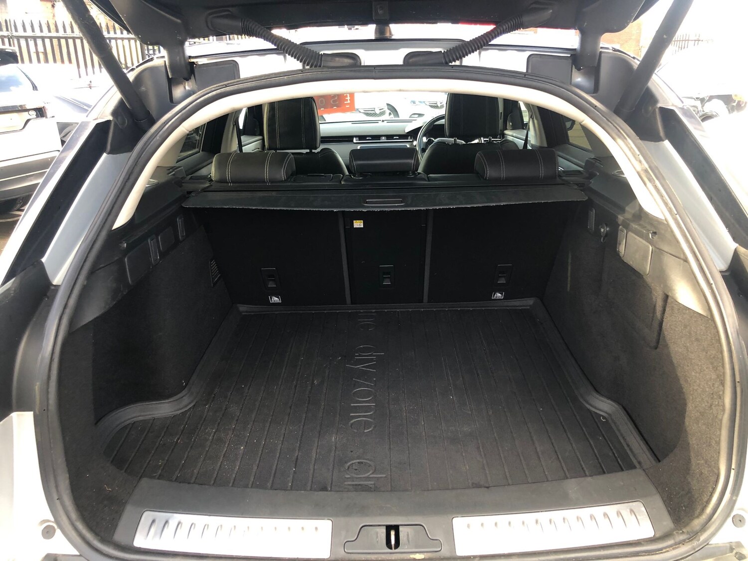 Used Land Rover Range Rover Velar 2017 for sale - 77341047: Photo 11