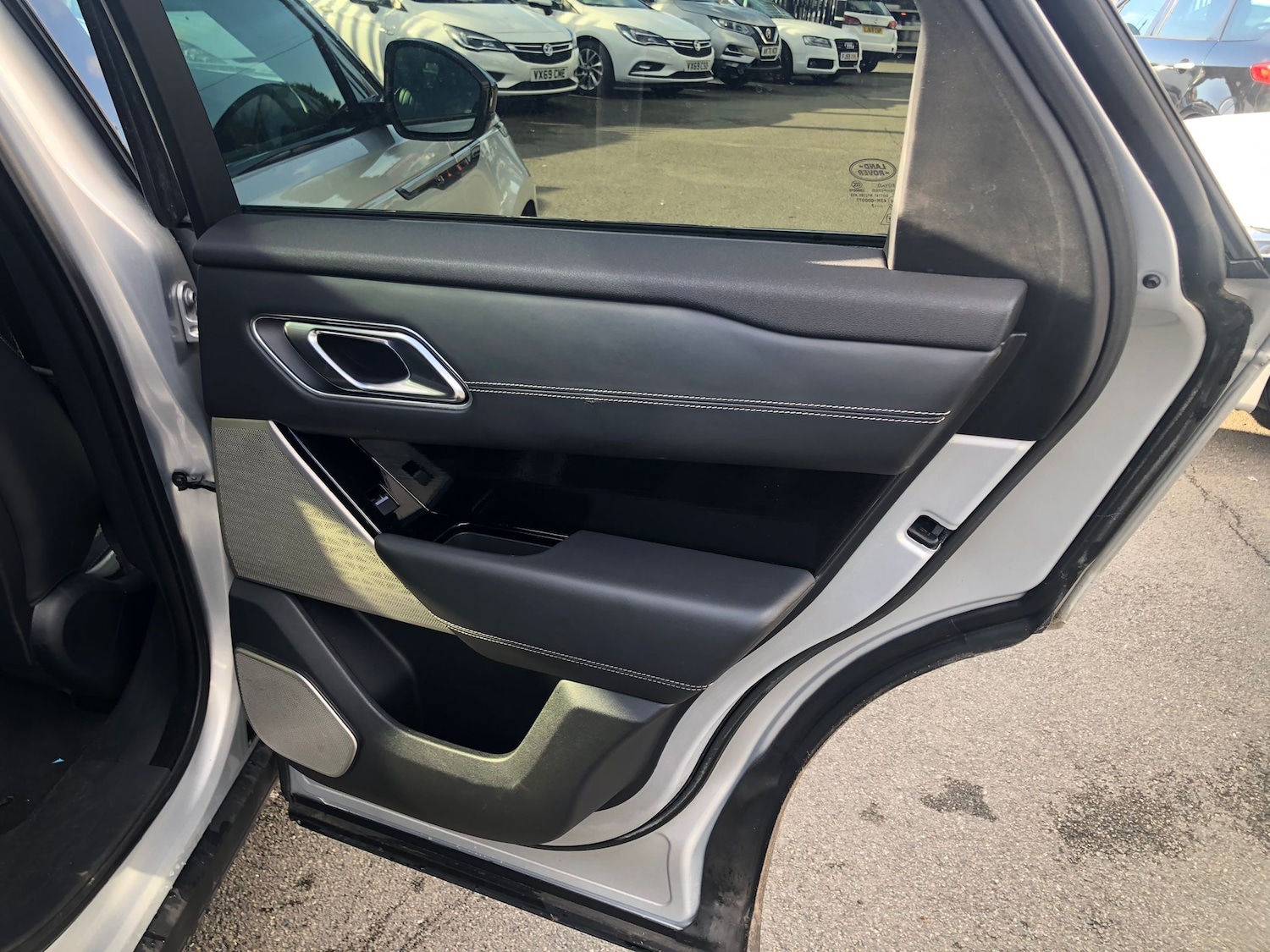 Used Land Rover Range Rover Velar 2017 for sale - 77341047: Photo 23