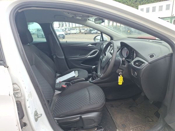 Used Vauxhall Astra 2019 for sale - 76357837: Photo 5