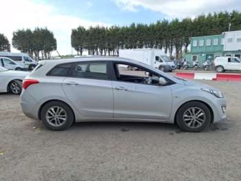 2014 (64) - 1.6 CRDi Blue Drive Active 5dr