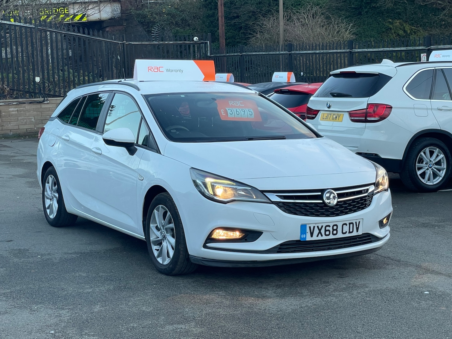 Used Vauxhall Astra 2018 for sale - 76357824: Photo 2