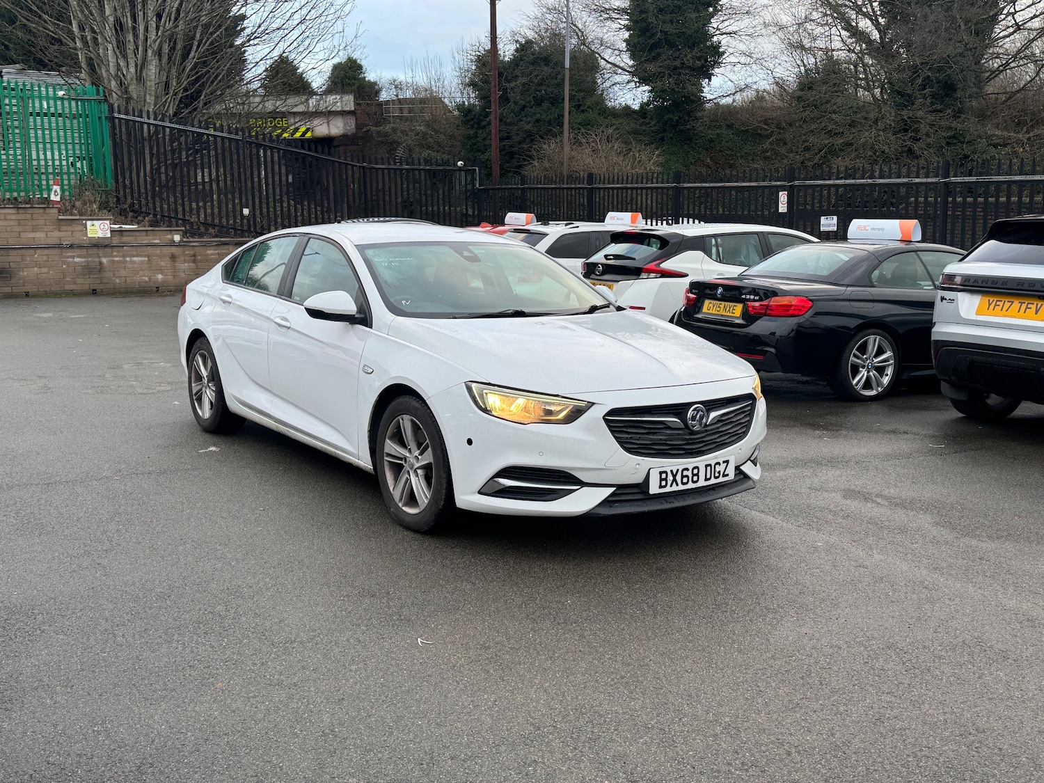 Used Vauxhall Insignia 2018 for sale - 77211671: Photo 2
