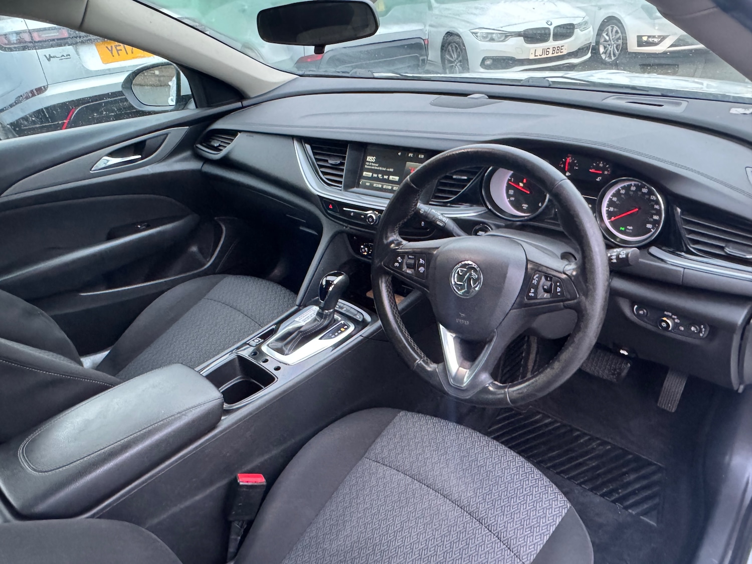 Used Vauxhall Insignia 2018 for sale - 77211671: Photo 3