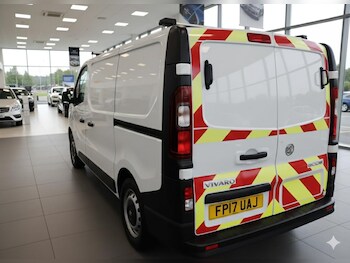 Used Vauxhall Vivaro 2017 for sale - 77688229: Photo