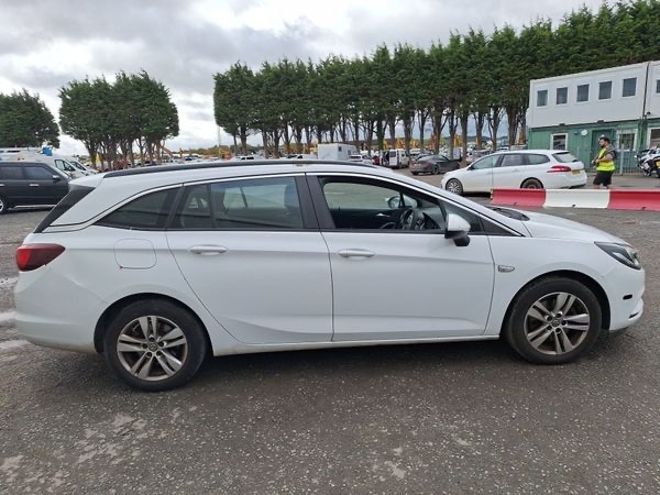 Used Vauxhall Astra 2016 for sale - 76157889: Photo 2