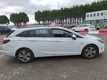 Used Vauxhall Astra 2016 for sale - 76157889: Photo 2